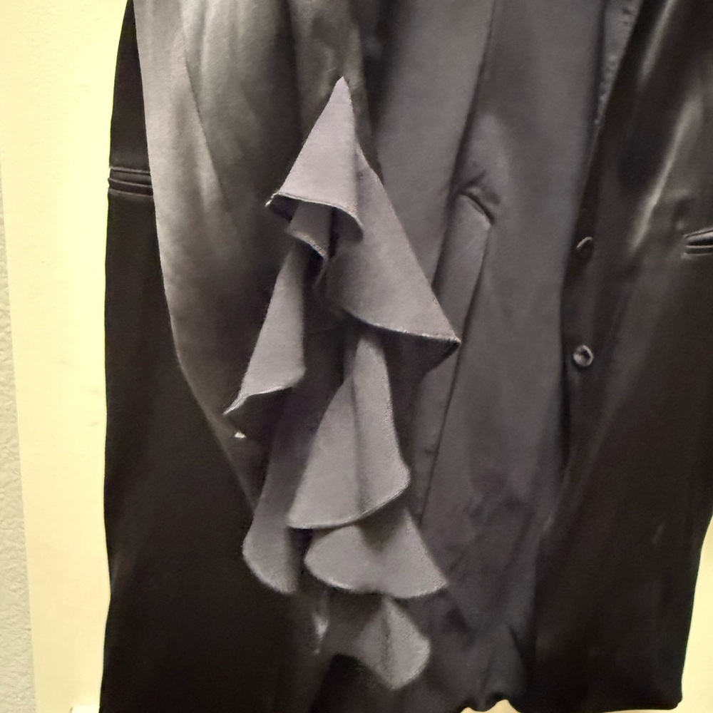 La Perla black silk robe with Ruffle Cuff Details - Picture 3 of 5